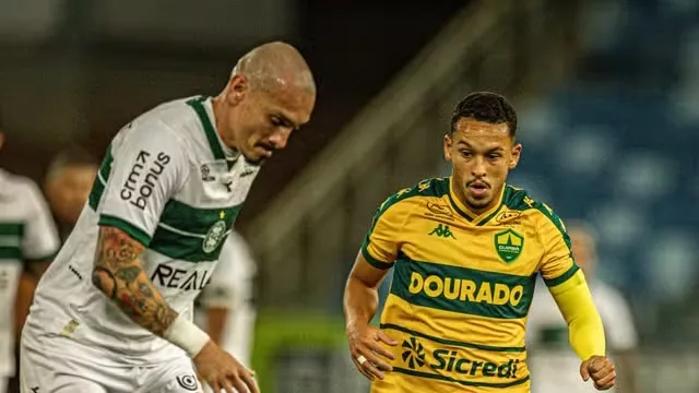 Cuiabá vence o líder Coritiba e mantém esperança de acesso na Série B