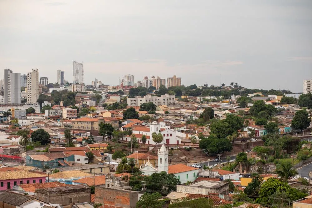 Agência reguladora notifica Águas Cuiabá após vazamento que causou acidente com repórter