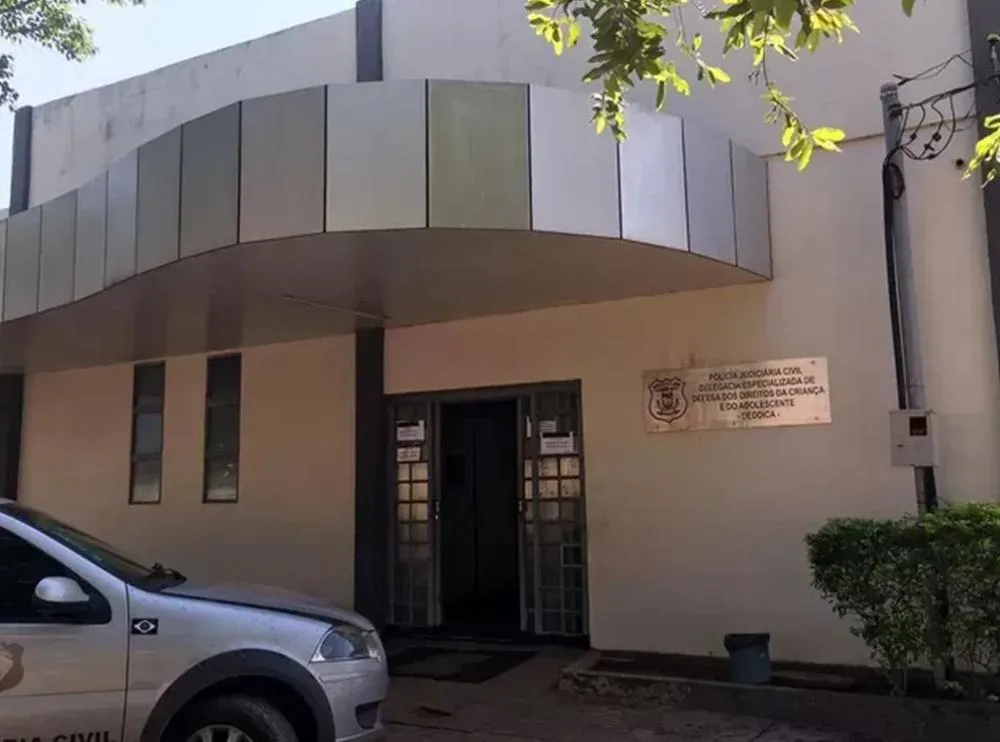 Pedreiro é preso suspeito de estuprar filhas de casal para quem prestava serviço em Cuiabá