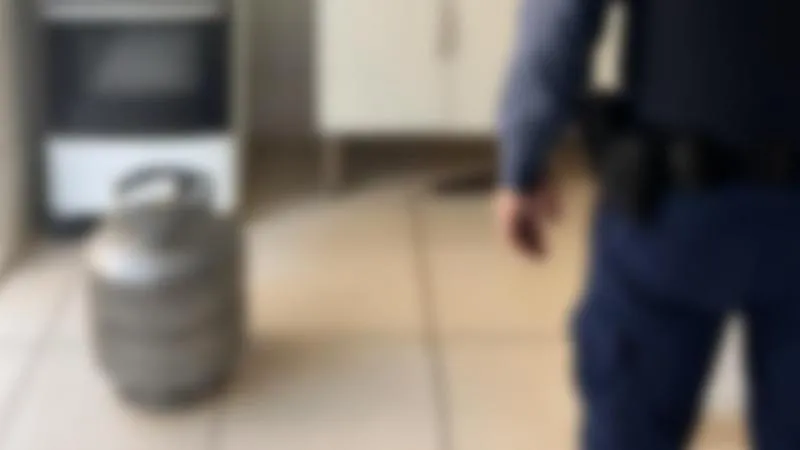Homem é preso após agredir companheira e tentar explodir casa com gás em Cuiabá