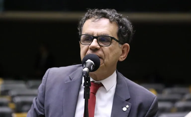 Comissão debate situação humanitária de brasileiros nos Estados Unidos 