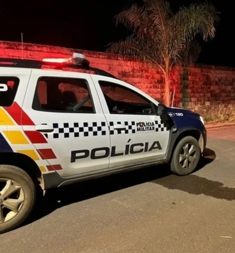 Mulher tenta incendiar carro do ex-marido em Sinop e é presa pela PM