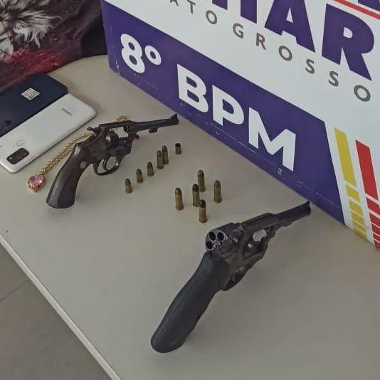 Homem é preso e adolescente apreendido pela PM após roubo à residência em Alta Floresta