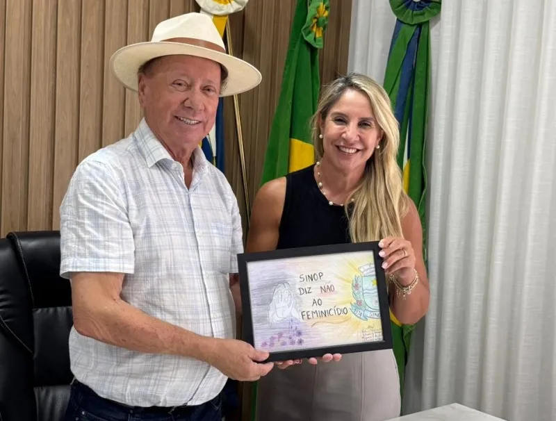 Prefeito de Sinop recebe desenho que marca início de projeto contra a violência à mulher nas escolas municipais