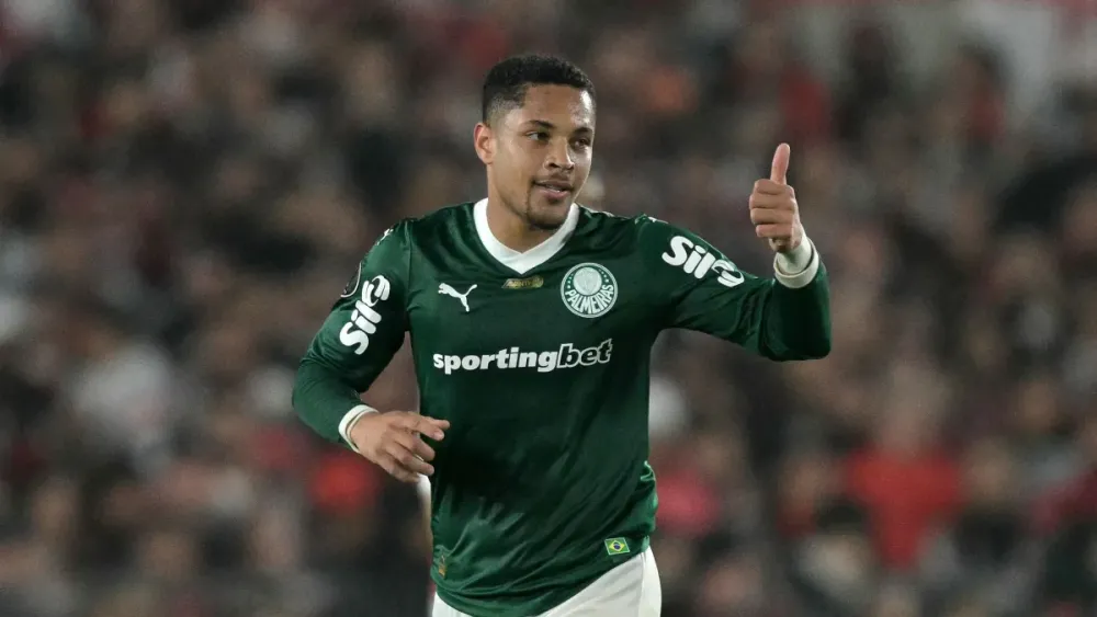 Abel explica por que Vitor Roque não deu certo na Europa: “Patinho Feio”