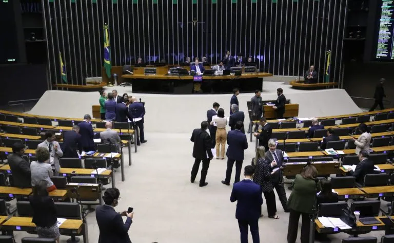 Câmara dos Deputados pode analisar hoje projeto do marco legal do combate ao crime organizado 