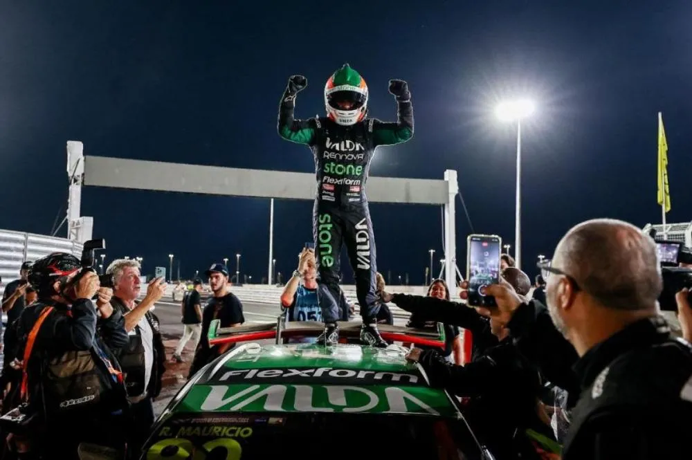 Campeão da Stock Car diz que autódromo de parque é superior aos internacionais