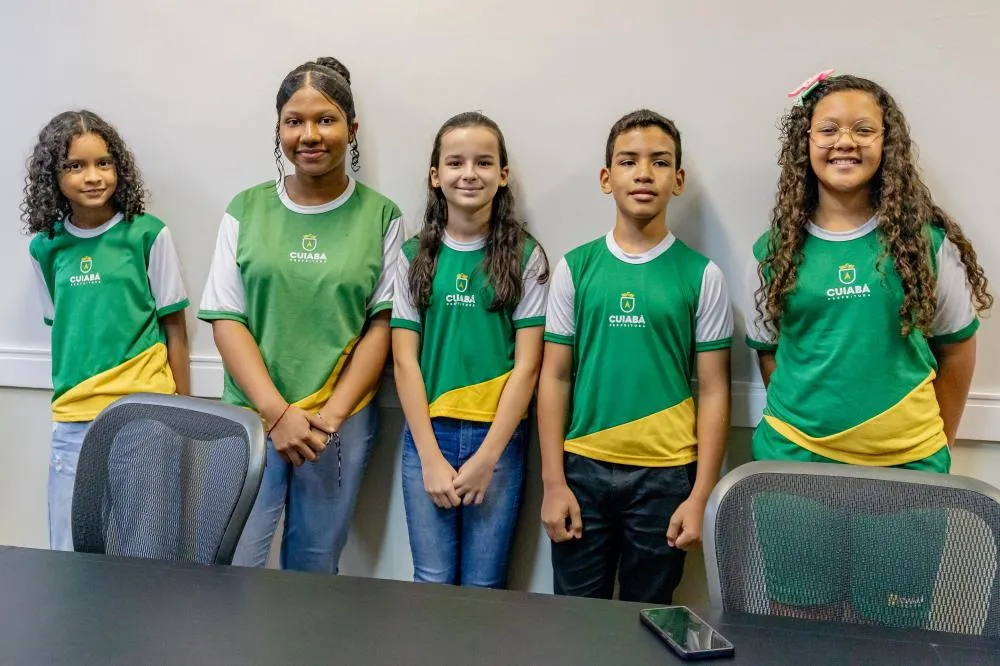Alunos de Cuiabá são homenageados pelo Ministério Público do Trabalho e professores