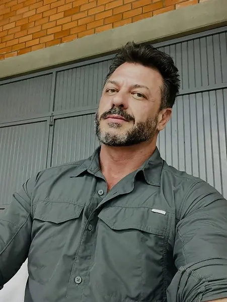 Cantor sertanejo que começou carreira em Cuiabá morre baleado no Paraná