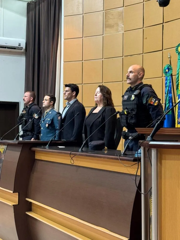 Vice-prefeita parabeniza atuação do Corpo de Bombeiros, durante solenidade de promoção na celebração do Dia do Patrono dos militares