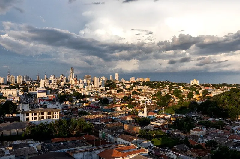 Semana será de calor, chuva forte e ventos de até 100 km/h em Cuiabá