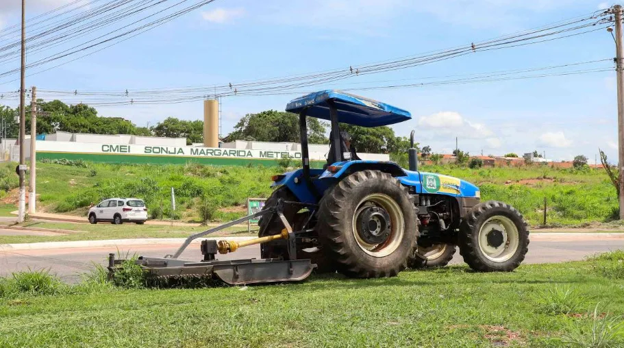 Prefeitura intensifica serviços em vários bairros de Várzea Grande