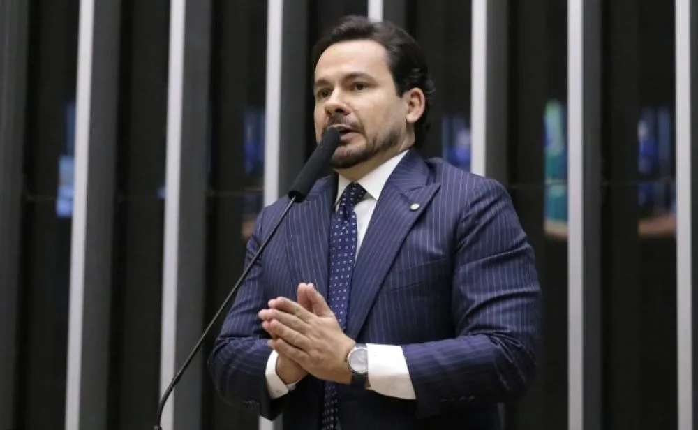Projeto pune comemoração e exaltação pública de organização criminosa ou atividade criminosa