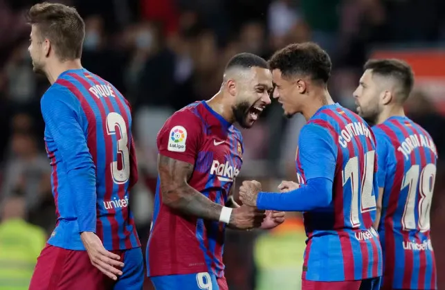 Memphis x Coutinho: camisas 10 de Corinthians e Vasco foram rivais e companheiros de time na Europa