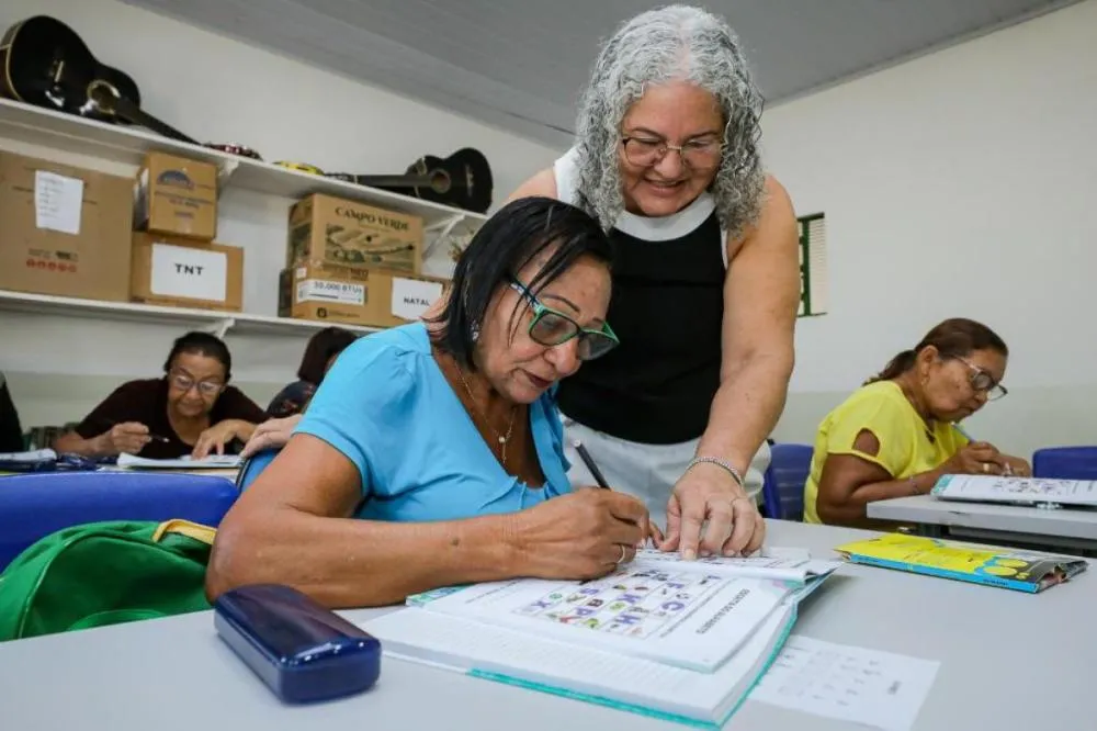Mais MT alfabetiza mais de 18 mil pessoas em 2025 e consolida política de inclusão