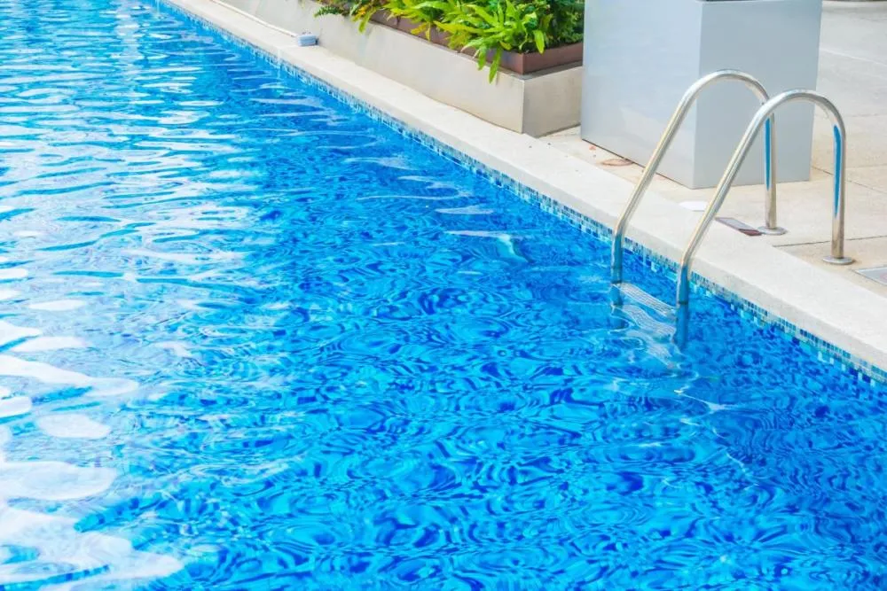 Menino de 3 anos cai em piscina e morre afogado em VG