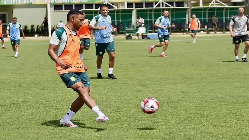 Pré-temporada do Cuiabá entra na fase técnica e tática