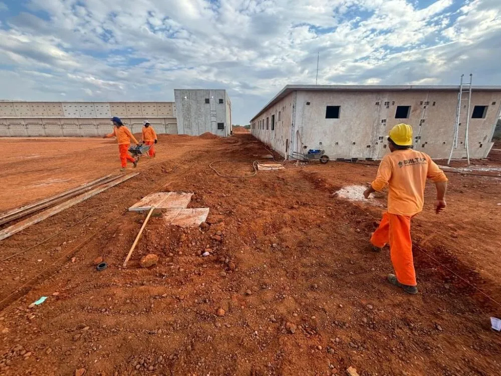 MT emprega 100% de mão de obra de reeducandos na construção de unidades prisionais