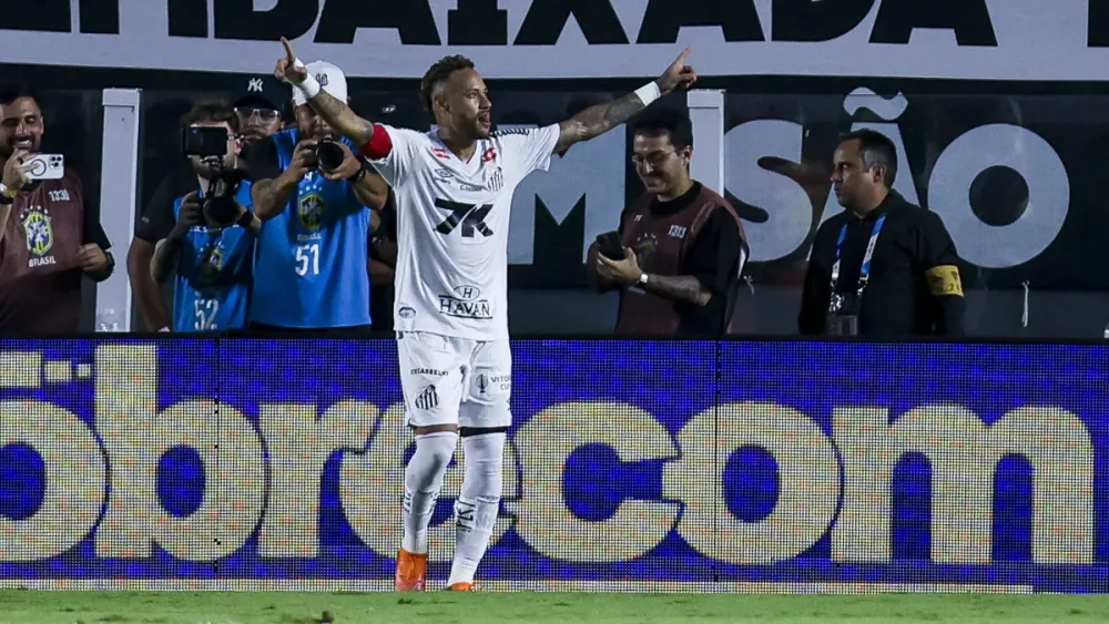 “Ele fica”: Santos anuncia renovação com Neymar até dezembro de 2026