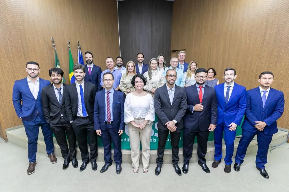 Prefeitura de Cuiabá empossa 12 novos auditores fiscais