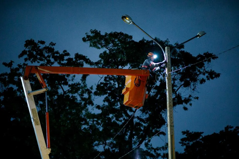 Limpurb dá continuidade à instalação de lâmpadas de LED no Pedra 90