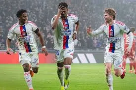 Em dois jogos no Lyon, Endrick tem mais minutos em campo do que em três meses com Xabi Alonso no Real