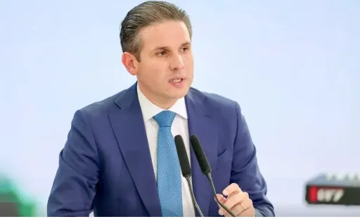 Fim da Escala 6x1 pode ser votado em maio, diz presidente da Câmara