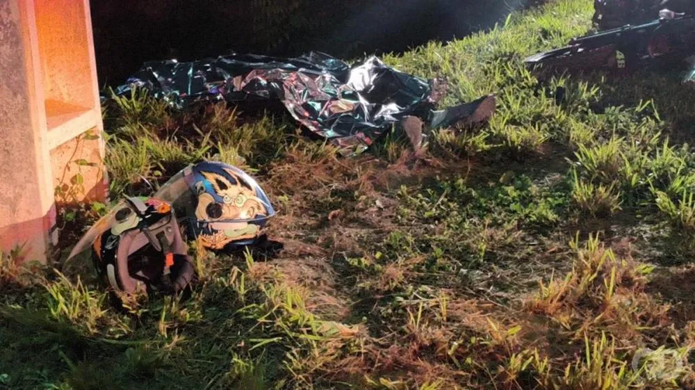 Motociclista perde o controle em curva, bate em poste e morre em via de Cuiabá