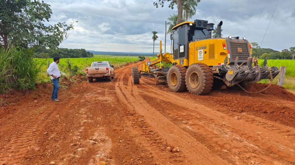 Prefeitura de Cáceres intensifica manutenção de estradas rurais nas comunidades Barranqueira e Sapicuá