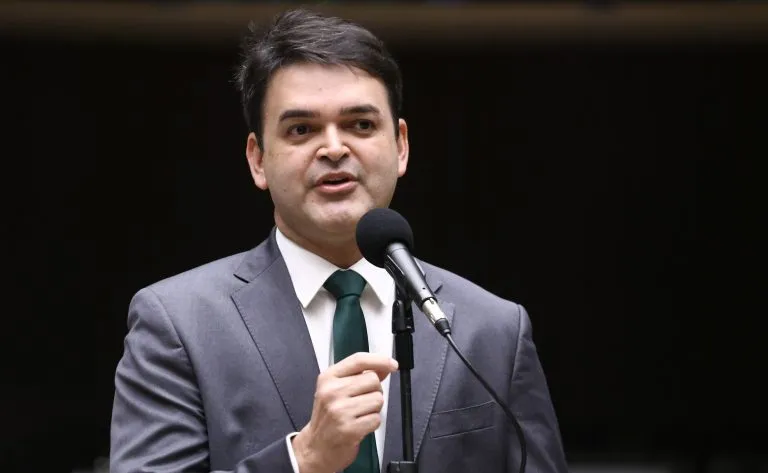 Projeto estabelece regras para visitas de autoridades a presos 