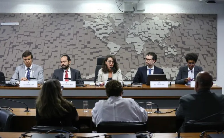 Conselho de Comunicaçao debate ECA Digital, streaming e saúde mental de comunicadores 