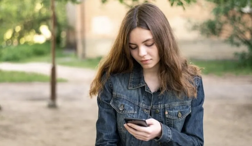 Geração Sob Pressão: Redes, Isolamento e Violência Agravam Saúde Mental de Jovens