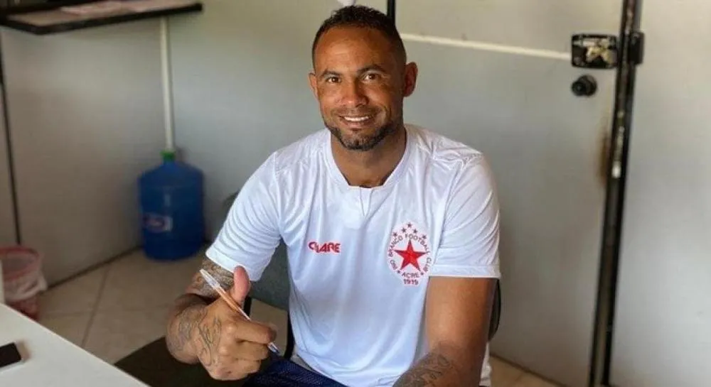 Goleiro Bruno é preso em São Pedro da Aldeia, no Rio de Janeiro