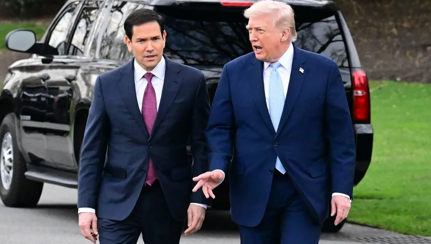 Marco Rubio anunciou medida do governo Trump que designa CV e PCC como terroristas globais.(Imagem: Thenews2/Folhapress)