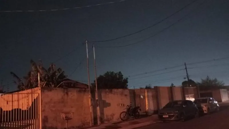 Ventania deixa bairros sem energia em Várzea Grande e outras cidades