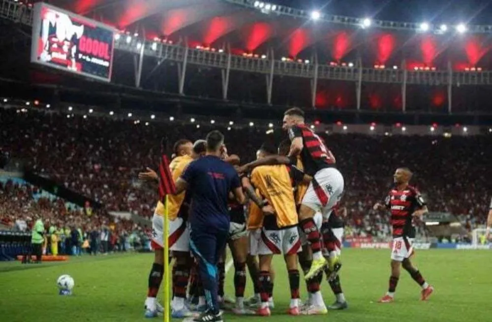 Flamengo aplica maior goleada da era dos pontos corridos ao marcar 8 a 0 no Vitória