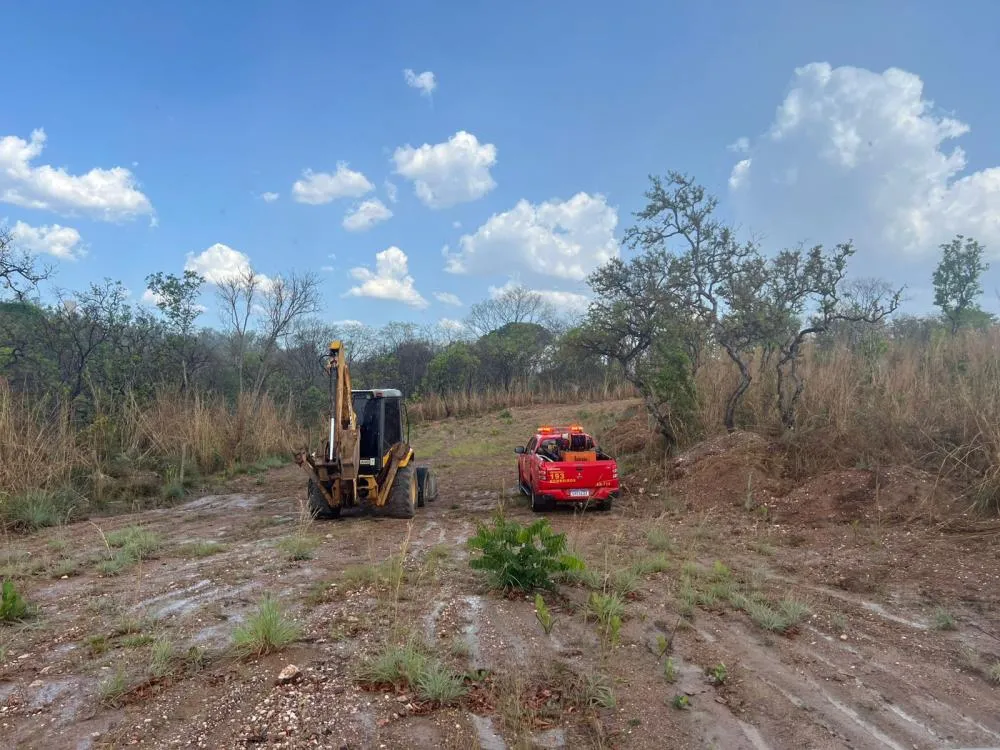 Prefeitura atua contra fogo próximo ao Parque Mãe Bonifácia